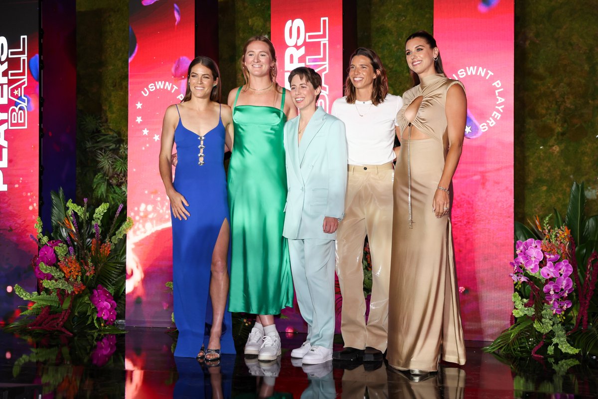 USWNT's tweet image. What a time at the @USWNTPlayers Players Ball ✨