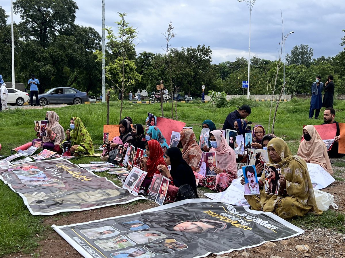 یہ لوگ ابھی تک ریاست سے انصاف کی امید لگائی بیٹھے ہیں❤️‍🩹