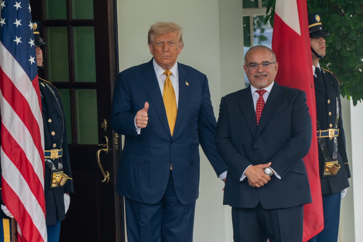 PenguinSix's tweet image. The @POTUS is hosting the Crown Prince of Bahrain today at the White House.