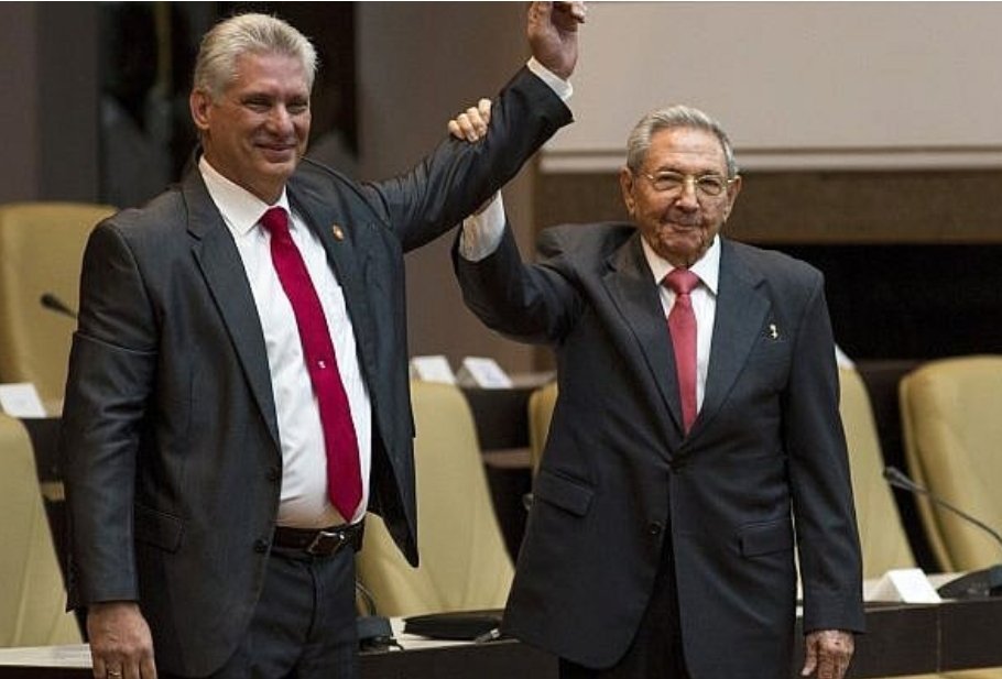 Díaz-Canel ha demostrado ser un líder firme y coherente con los principios de la Revolución Cubana, una vez más.

Su capacidad para escuchar al pueblo, articular políticas desde la base y mantener la soberanía nacional frente a las agresiones externas lo han consolidado como un