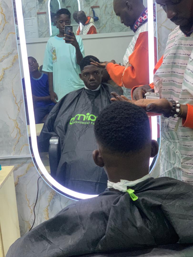 HenryPochen's tweet image. I'm a beginner, I need a mentor/coach to level up 
#barbershop #barber