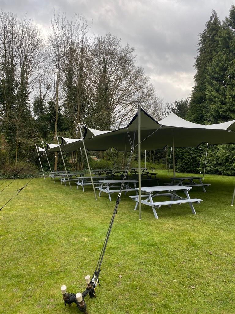 Dreaming of an open-air summer celebration? Our stretch tents are made for it.

With their flowing lines and flexible design, they create the perfect shade and atmosphere for weddings and events that feel relaxed, elegant and totally unforgettable.