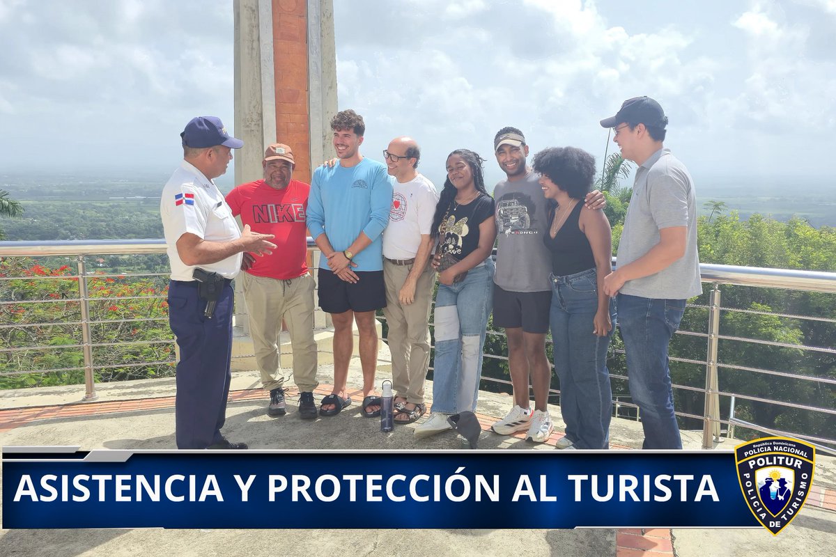 👮‍♂️ Nuestros agentes de POLITUR en Santo Cerro, provincia La Vega, se mantienen  brindando asistencia y protección a los turistas nacionales y extranjeros que visitan este emblemático destino religioso e histórico.

✅ Comprometidos con un turismo más seguro y acogedor.