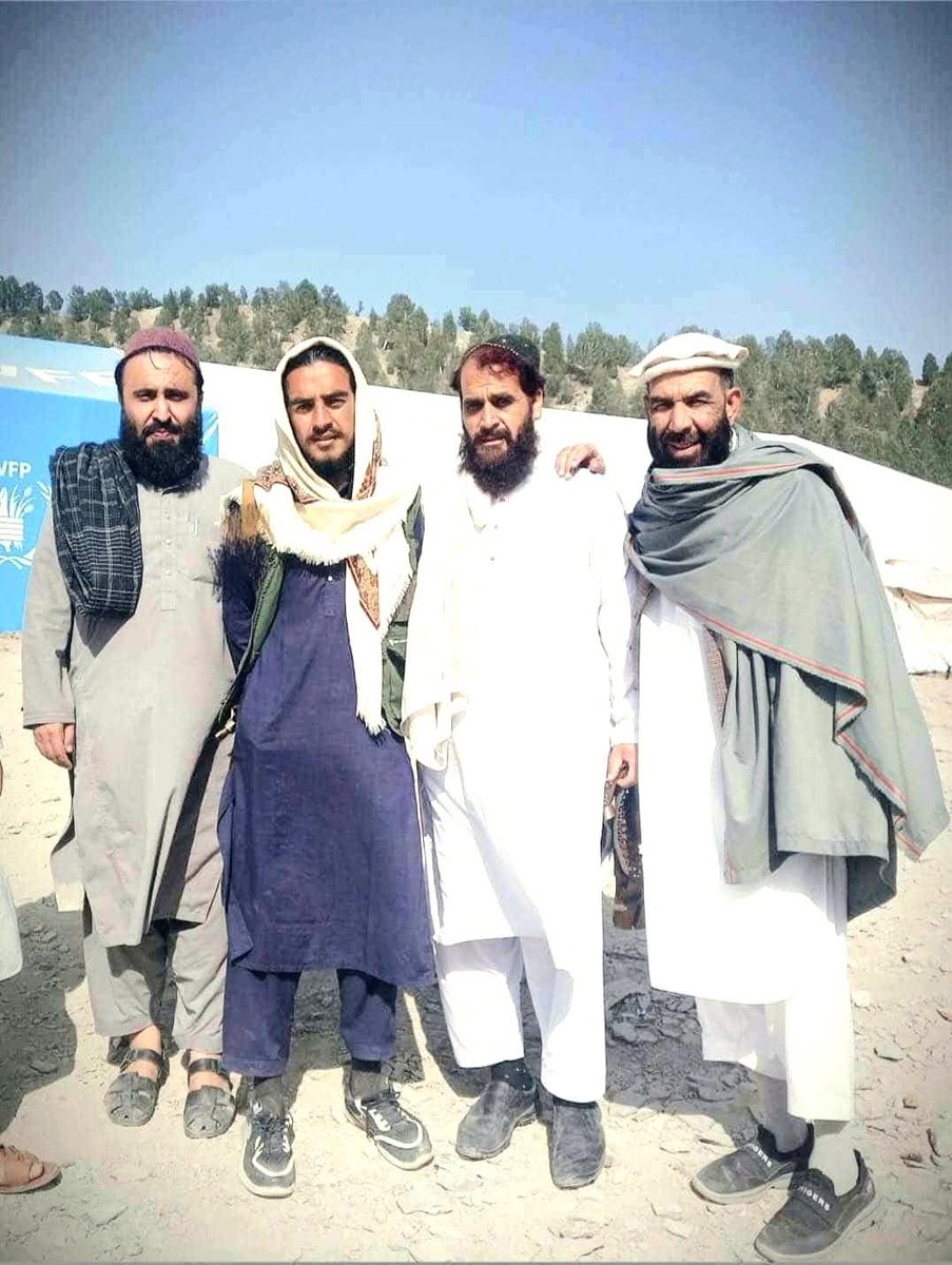 په مرحوم ملنګ شاعر مطیع‌الله ( تراب ) که هر څومره خبرې وشي، بیا هم کمه ده. هغه د پښتو ادب په ډګر کې داسې څراغ و، چې د ښکلا، مینې او درد رڼا یې خپروله.
په ملايانو کې د مرحوم بجلي ګهر صاحب په څېر نابغه پیدا کول ستونزمن دي، همداسې په شاعرانو کې د تراب په شان یو بل اتل موندل ګران دي.