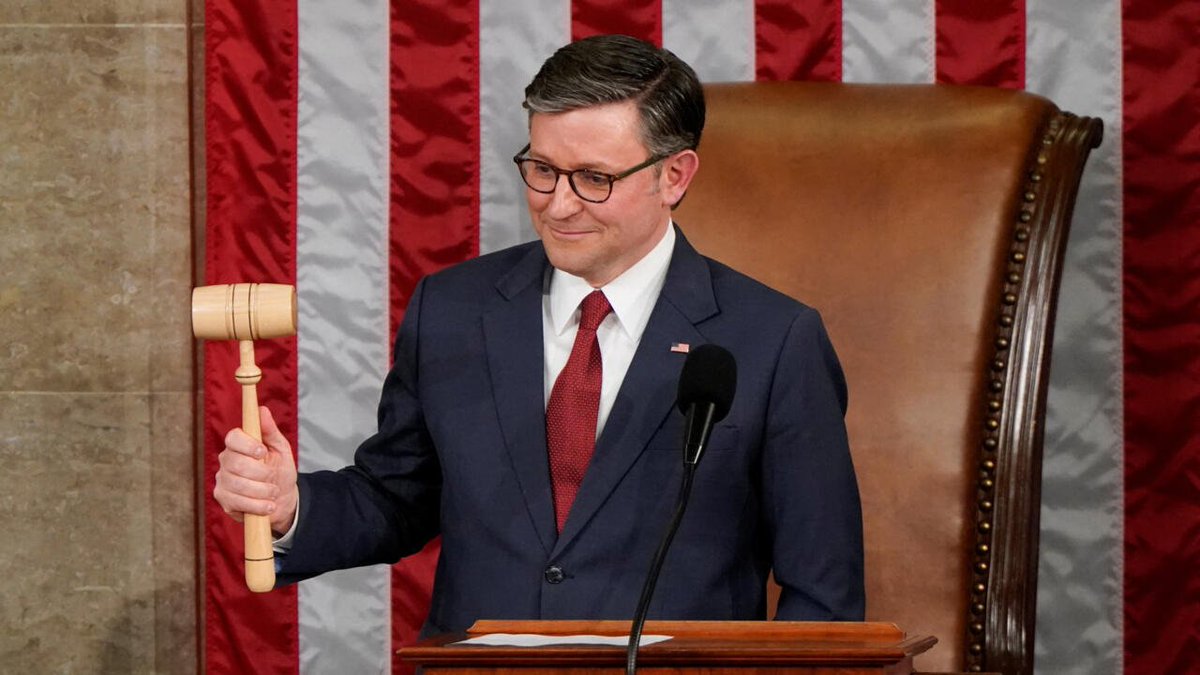 Mike Johnson pide revelar todos los documentos del caso Epstein, mientras Trump minimiza el tema y califica la historia de “aburrida”. La controversia sigue creciendo. #FernandoCanales #UltraNoticiasPuebla #JeffreyEpstein #México #Puebla