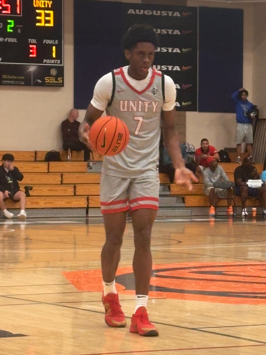 League_Him's tweet image. Brandon McCoy Jr. has been dominant through two games of Peach Jam group play. Looks hungry after U19s.
Exploded for 38 points yesterday and was everywhere today. Shooting the leather off the ball. Step backs and spot-ups. Elusive finishes.
Disrupting defensively and putting…