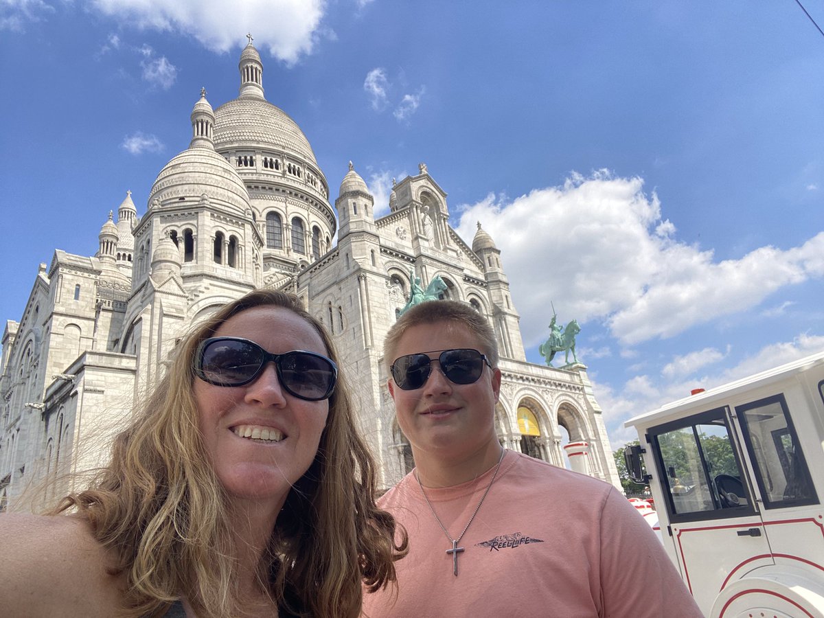 Day 3…7/12/25…Moulin Rouge, Wall of Love, and Sacre Coeur