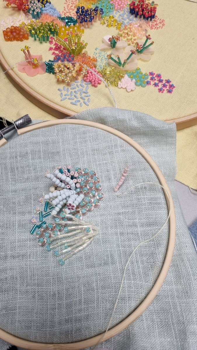 Textile artist @imogenmelissa_embroidery led an incredible beading workshop for our students. From delicate detailing to bold embellishments, students explored texture and pattern through beading. Huge thanks to Imogen for inspiring our students! 🧵
@chiswickschoolofficial
