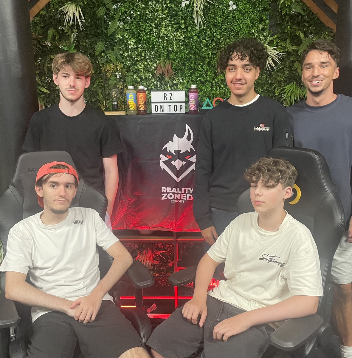 FNCS PLAY-IN (Day 1) au Bootcamp Rz c’est à 19H 🏆

🎙️Cast : twitch.tv/akinzyoo