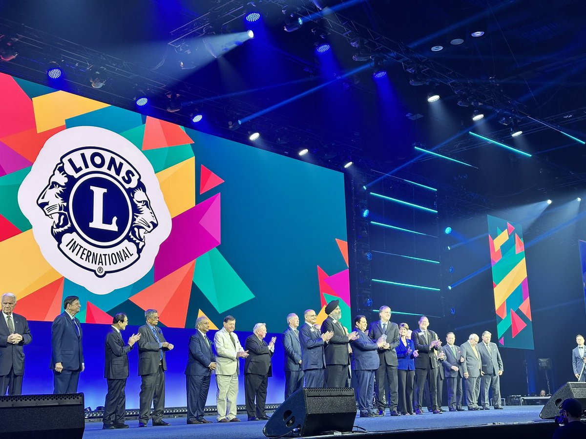 lionsclubs's tweet image. “We are all brothers and sisters and we must live to help one another. What can we do to change the world? We can Love.” @obrasirmadulce Board of Directors Chair José Carvalho accepts the 2025 Lions Humanitarian Award. #LionsCon25