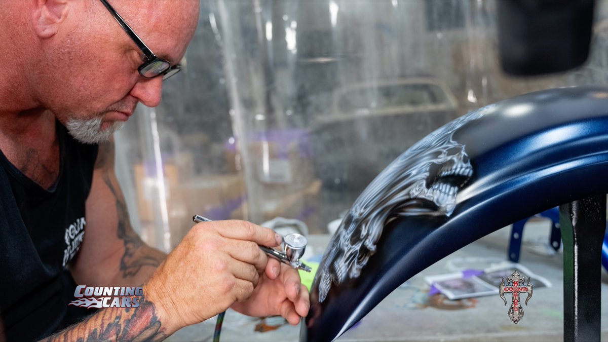 CountsKustoms's tweet image. Want some kustom airbrushing on your motorcycle? @RyanAtCounts and @TheHornyMike are standing by ready to make that happen at Count’s Kustoms! Email bikeprojects@countskustoms.com to have us paint your next bike! @DannyCountKoker @CountsKustoms_S #airbrush #motorcycle #lasvegas
