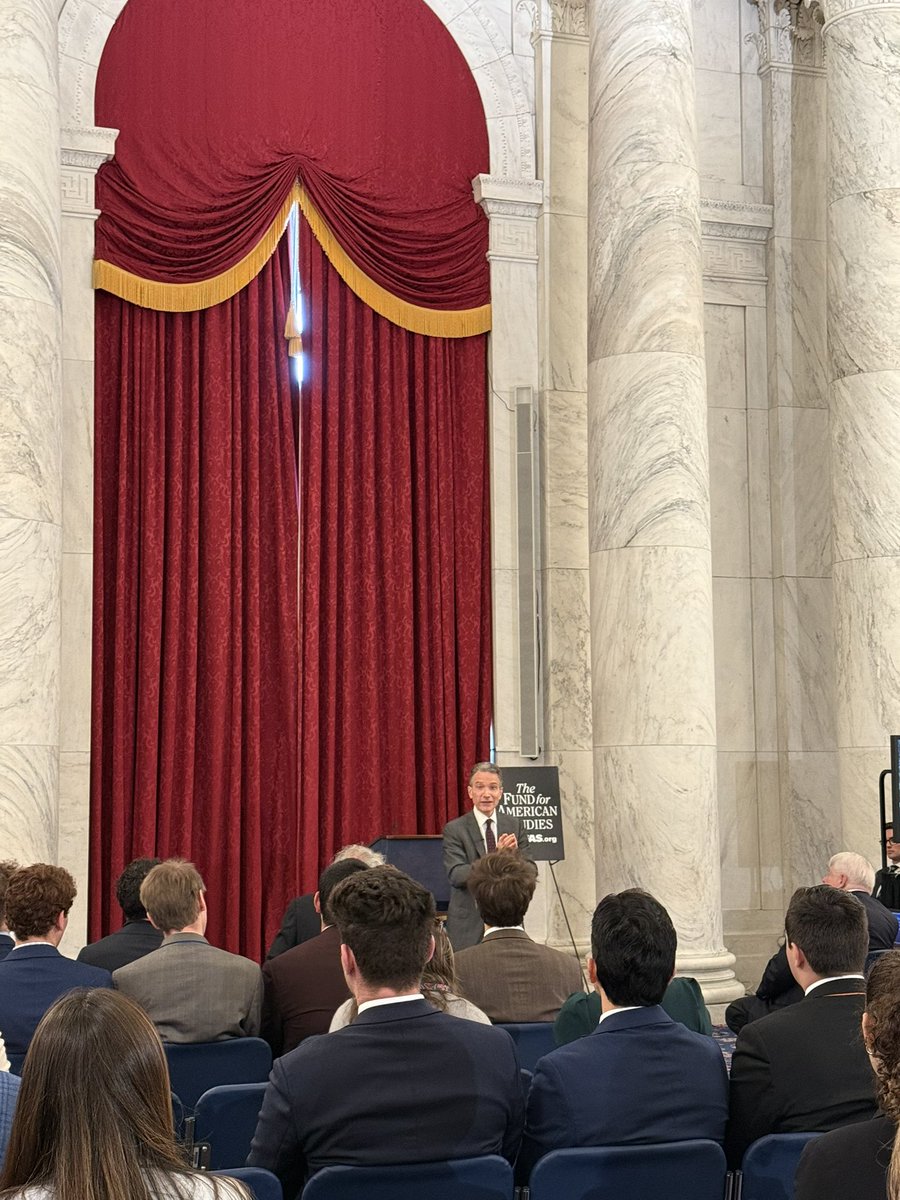 TFASorg's tweet image. .@RosenJeffrey delivers remarks to hundreds of D.C. interns for the third installation of the Capitol Hill Lecture Series, hosted in partnership with the office of @senatorrandpaul.