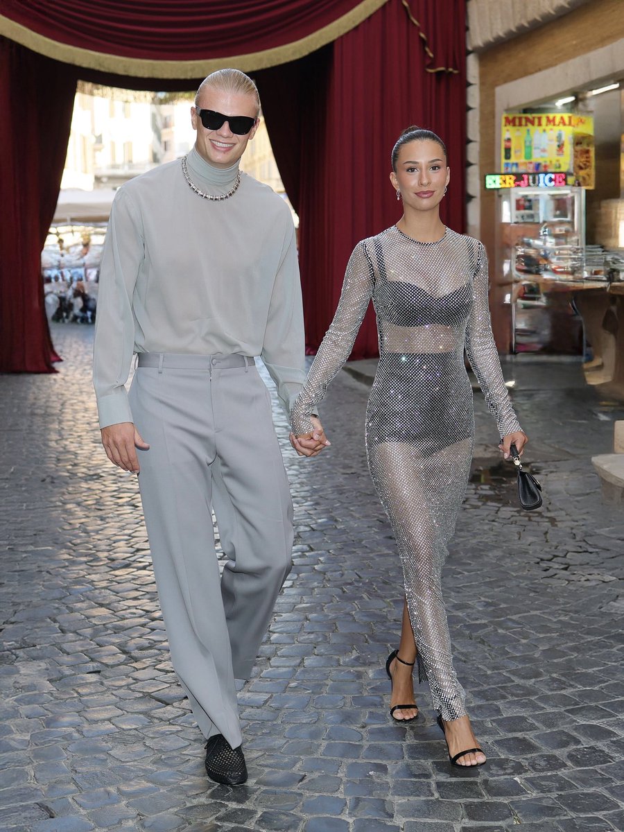 ErlingHaaland's tweet image. When in Romeโฆ dress like it โจ#DolceGabbana @dolcegabbana