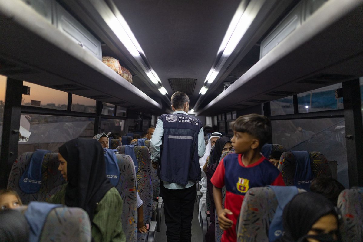 DrTedros's tweet image. Today, @WHO led the medical evacuation of 35 patients, mostly children, from #Gaza to #Jordan, accompanied by 72 family members.
We are grateful to the government of 🇯🇴 for its continued support and for providing specialized care to critically ill patients.
More than 10,000…