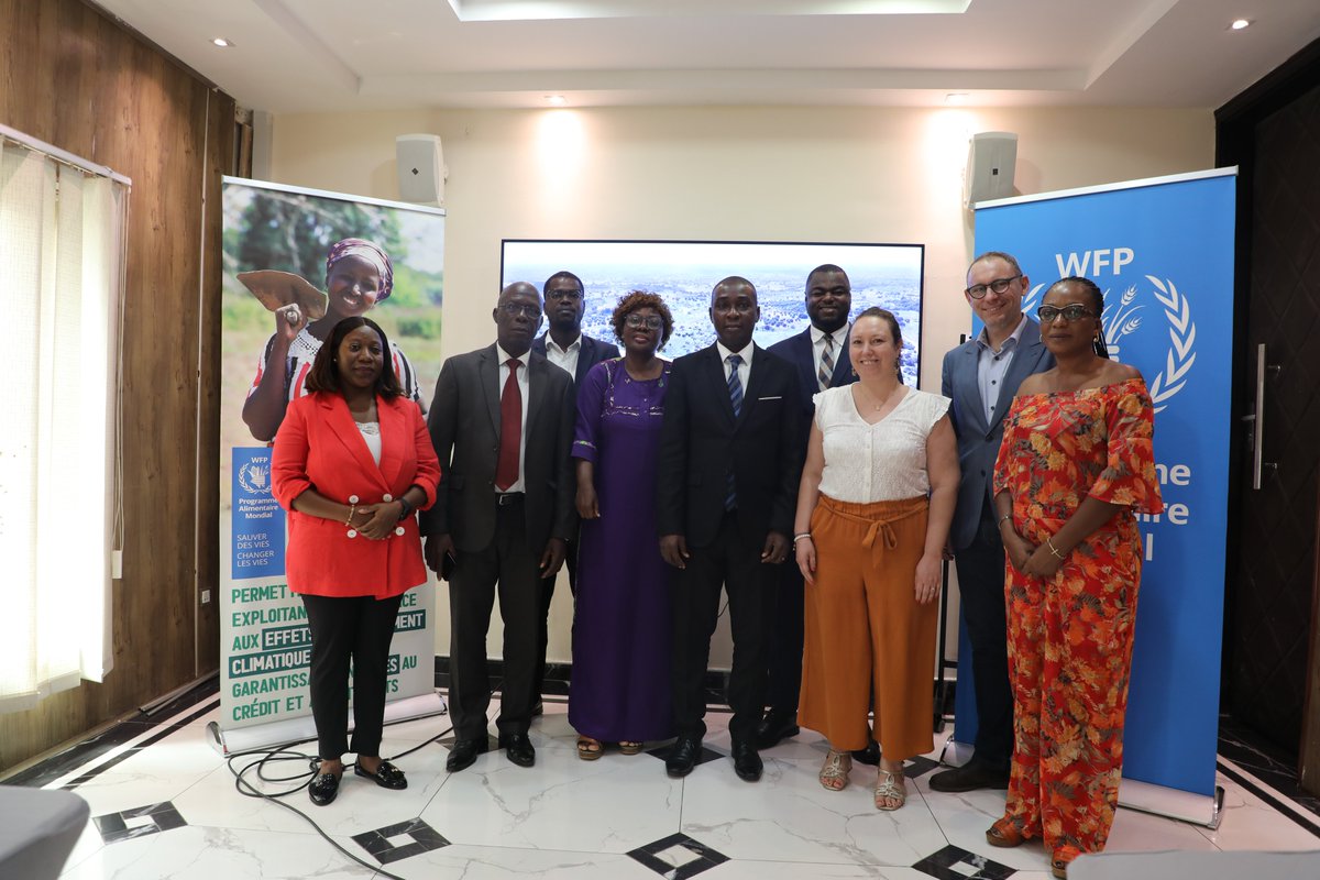 WFP_Cotedivoire's tweet image. Le 10 juillet, le CoPil #WomenAdapt s’est tenu à Abidjan sous le lead du @Mineddteci. Le plan de travail 2025 a été présenté et validé. Les échanges ont porté sur les synergies avec les programmes nationaux.
Financé par @theGCF, le projet appuie les petits producteurs du Poro 🇨🇮