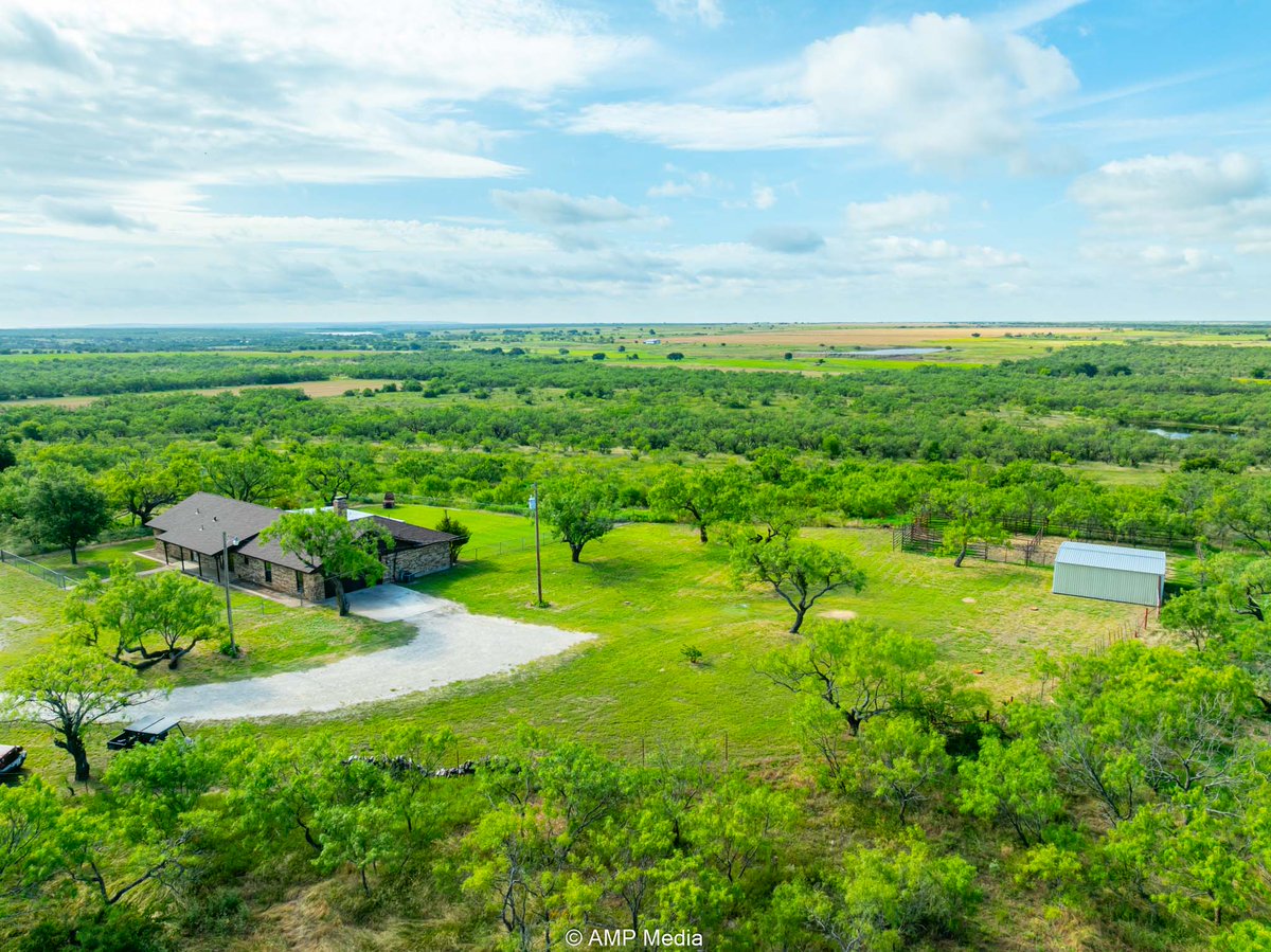 EkdahlEdge's tweet photo. Forever views, total privacy, and front-row sunsets over Clyde Lake. Big windows, peaceful land, and room to roam. Call Dan Byerly to see it. #TexasLiving #RanchHome

https://t.co/5t4xTZj0ie https://t.co/kBGeVS6DTW