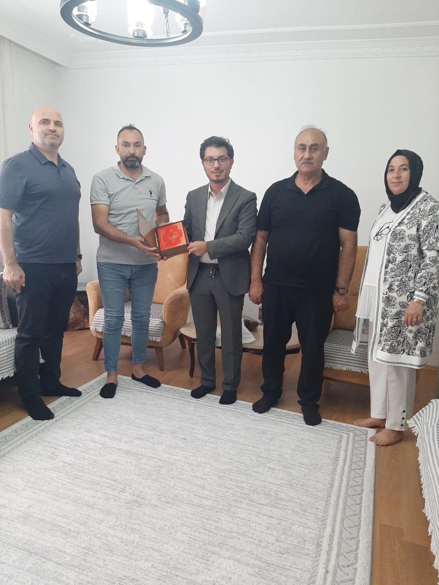 AK Parti Sosyal Politikalar Başkanlığı 🇹🇷 (@akpartispbgm) on Twitter photo 📌Pursaklar
Sosyal Politikalar Başkan Yardımcımız Furkan Leventoğlu, 15 Temmuz şehidimiz Yusuf Elitaş’ın kıymetli ailesiyle 15 Temmuz gazilerimiz Süleyman Çetin ve Adem Mangal’ı ziyaret etti.
#ZaferinAdıTürkiye
<a href="/drbetulsayan/">Dr.Betül Sayan Kaya 🇹🇷</a>
<a href="/Fleventoglu/">Furkan Leventoğlu 🇹🇷</a> 📌Pursaklar
Sosyal Politikalar Başkan Yardımcımız Furkan Leventoğlu, 15 Temmuz şehidimiz Yusuf Elitaş’ın kıymetli ailesiyle 15 Temmuz gazilerimiz Süleyman Çetin ve Adem Mangal’ı ziyaret etti.
#ZaferinAdıTürkiye
<a href="/drbetulsayan/">Dr.Betül Sayan Kaya 🇹🇷</a>
<a href="/Fleventoglu/">Furkan Leventoğlu 🇹🇷</a>