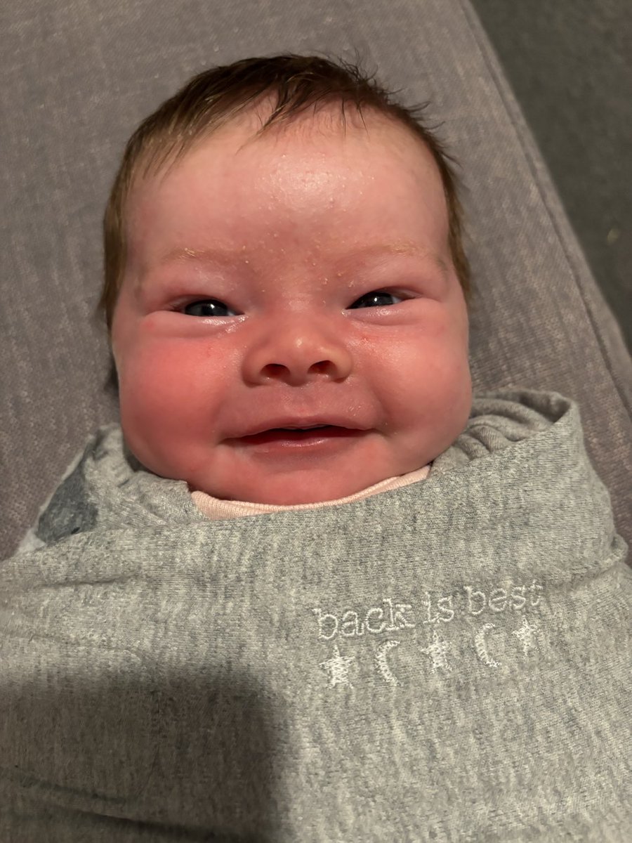 kjsdad1234's tweet image. Baby Elsie first smile. One month old. Or maybe it’s gas. Have a blessed day❤️❤️❤️
