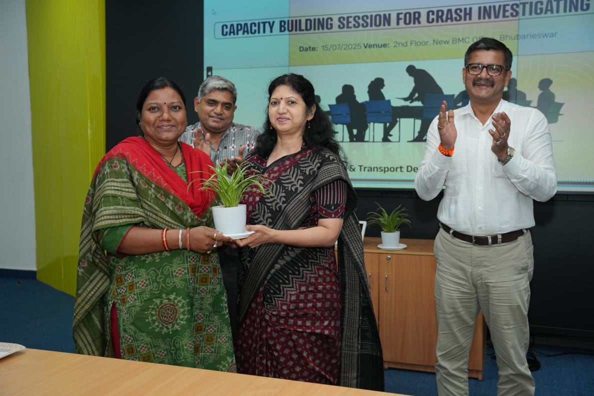 airnewscuttack's tweet image. 🔹ଦୁର୍ଘଟଣା ତଦନ୍ତକାରୀଙ୍କ ପାଇଁ ଏକଦିବସୀୟ ଦକ୍ଷତା ବିକାଶ ତାଲିମ କାର୍ଯ୍ୟକ୍ରମ ବିଏମସି ଅଫିସର ଦ୍ବିତୀୟ ମହଲାରେ ଆୟୋଜିତ ହୋଇଯାଇଛି। 

🔹ଏହି ତାଲିମ କାର୍ଯ୍ୟକ୍ରମ ରୁଟ୍ କଜ୍ ଆନାଲିସିସ୍ ମ୍ୟାଟ୍ରିକ୍ସ(ଆରସିଏଏମ୍) ଉପରେ କେନ୍ଦ୍ରିତ ଥିଲା।  
#Accident 
#Odisha
#Rcam
@CTOdisha