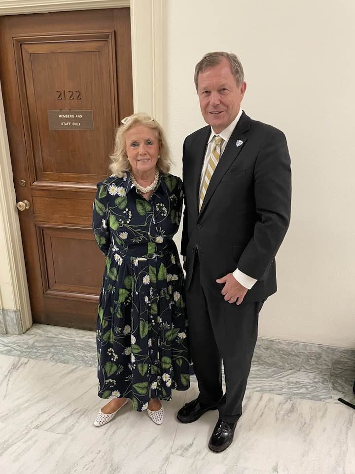 MACSports's tweet photo. Commissioner Steinbrecher also caught up with @RepDebDingell today outside the House Energy and Commerce hearing room.
Her district includes Eastern Michigan, and we appreciate her continued advocacy on issues in college athletics and higher education. #TakingMACtion https://t.co/2fbv6K1Ugr