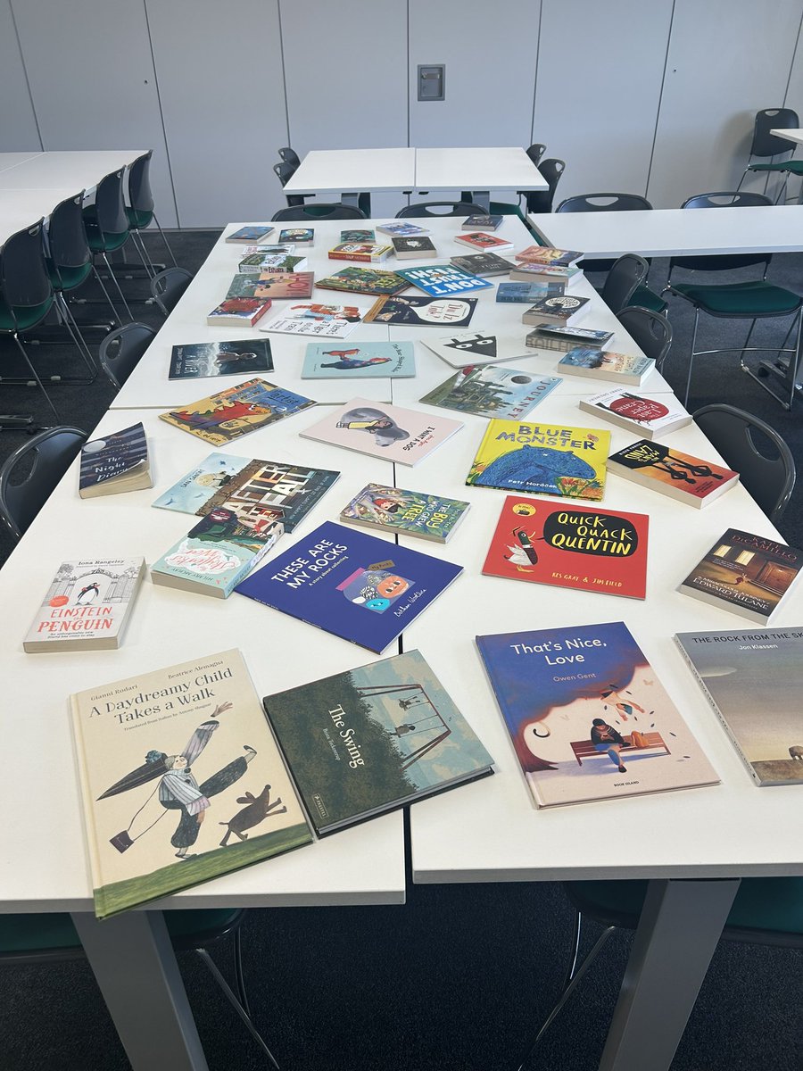 sam_creighton's tweet image. Led my final &amp;amp; fave training of the year yday, giving staff time to talk about books (Qs like &apos;Which book do you wish you could read again for the first time?&apos; &amp;amp; &apos;What book do you love more than everyone else?&apos;) &amp;amp; they got to choose a summer read 👏 📚 ❤️ @The_UKLA @OpenUni_RfP