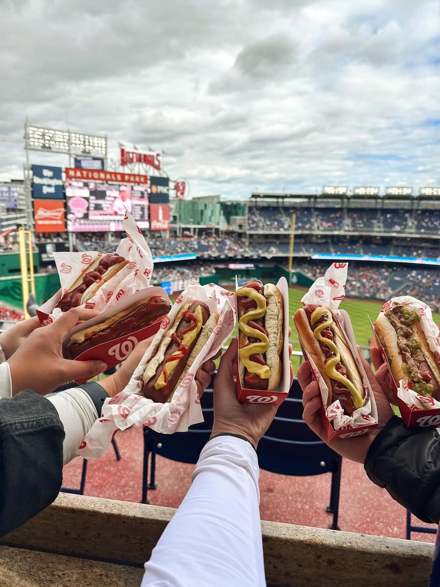 washingtondc's tweet image. Hot dogs ๐ค @nationals games
Happy #NationalHotDogDay! Who's celebrating with a hot dog today? ๐ญ
๐ธ: beksjwhite / IG #Only1DC