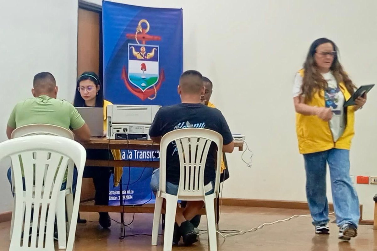 #EnImágenes 📸 En un acto protocolario presidido por el señor Contralmirante Camilo Mauricio Gutiérrez Olano, Comandante de la Fuerza Naval del Pacífico, con el acompañamiento de autoridades locales del Distrito Especial de Buenaventura (Valle del Cauca) y personal de las