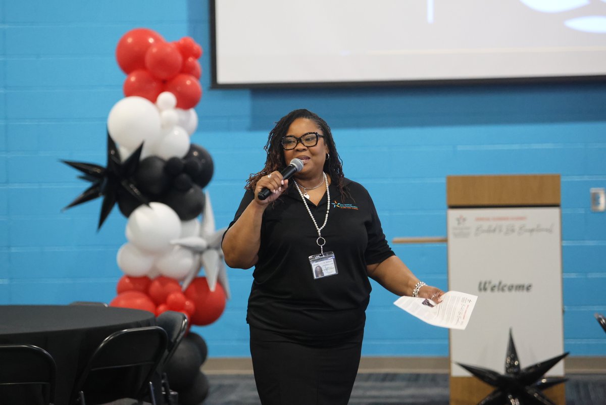 apsupdate's tweet image. The Inaugural Exceptional Education Summer Summit was a fantastic experience! Educators from across the district gathered to share ideas, enhance their teaching skills, and gain a deeper understanding of compliance. It was wonderful to see everyone collaborating and connecting…