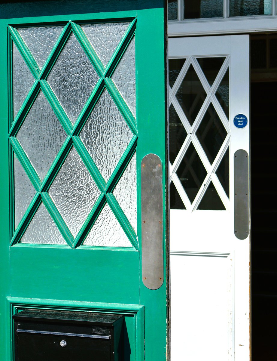 solidbond's tweet image. #adoorablethursday #nocontextdoors