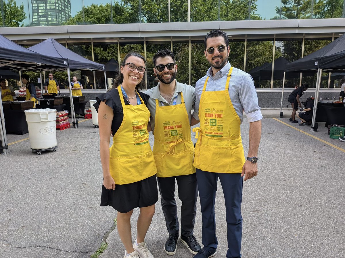 Volunteering at the <a href="/pmcancercentre/">Princess Margaret Cancer Centre</a> staff BBQ this afternoon 💛