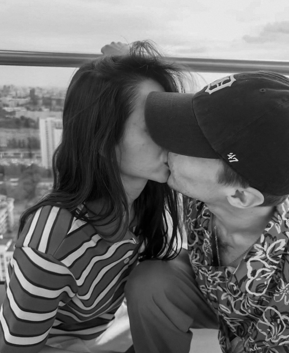 ⠀⠀⠀⠀ ⠀
счастье состоит из простых вещей, как, впрочем, и весь мир.
⠀⠀⠀⠀ ⠀