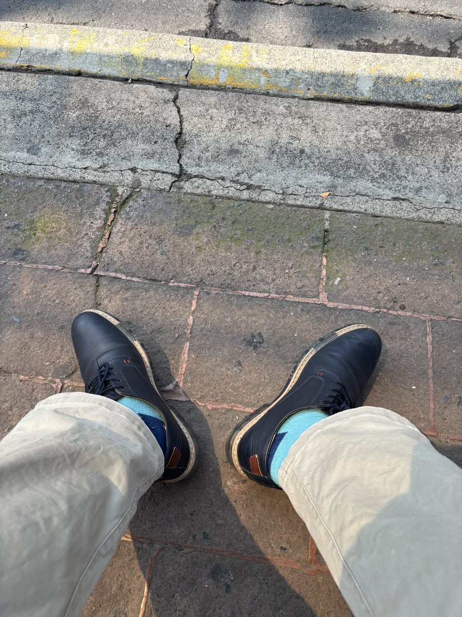 EustaceChowChow's tweet photo. For my loved foot fetishists! #blueshoes #shoe #foot https://t.co/5C9buUEyyY