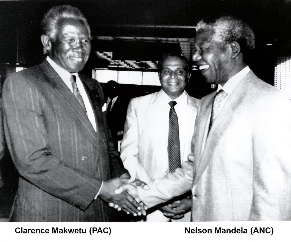 sastrugglestory's tweet image. Nelson Rholihlahla Mandela and Clarence Mlamli Makwetu looked so similar than some confused them as brothers upon seeing them in the same space. Both had served time on Robben Island for a long time prior to being released @HistorySAZAR