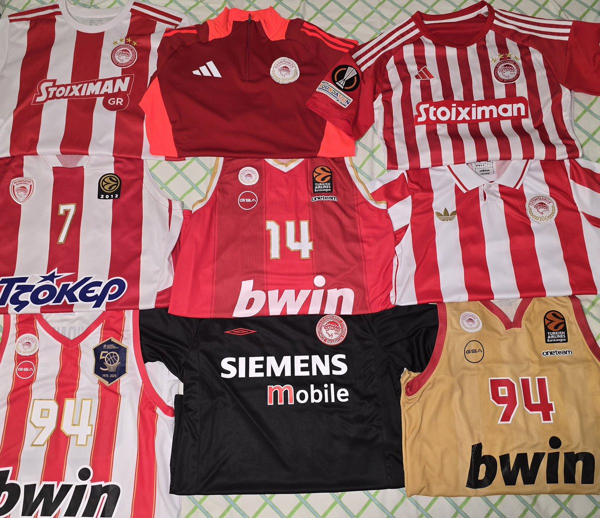 RedEvaluator's tweet image. Μεγαλωνει η παρεα❤️
#OlympiacosBC #OlympiacosFC