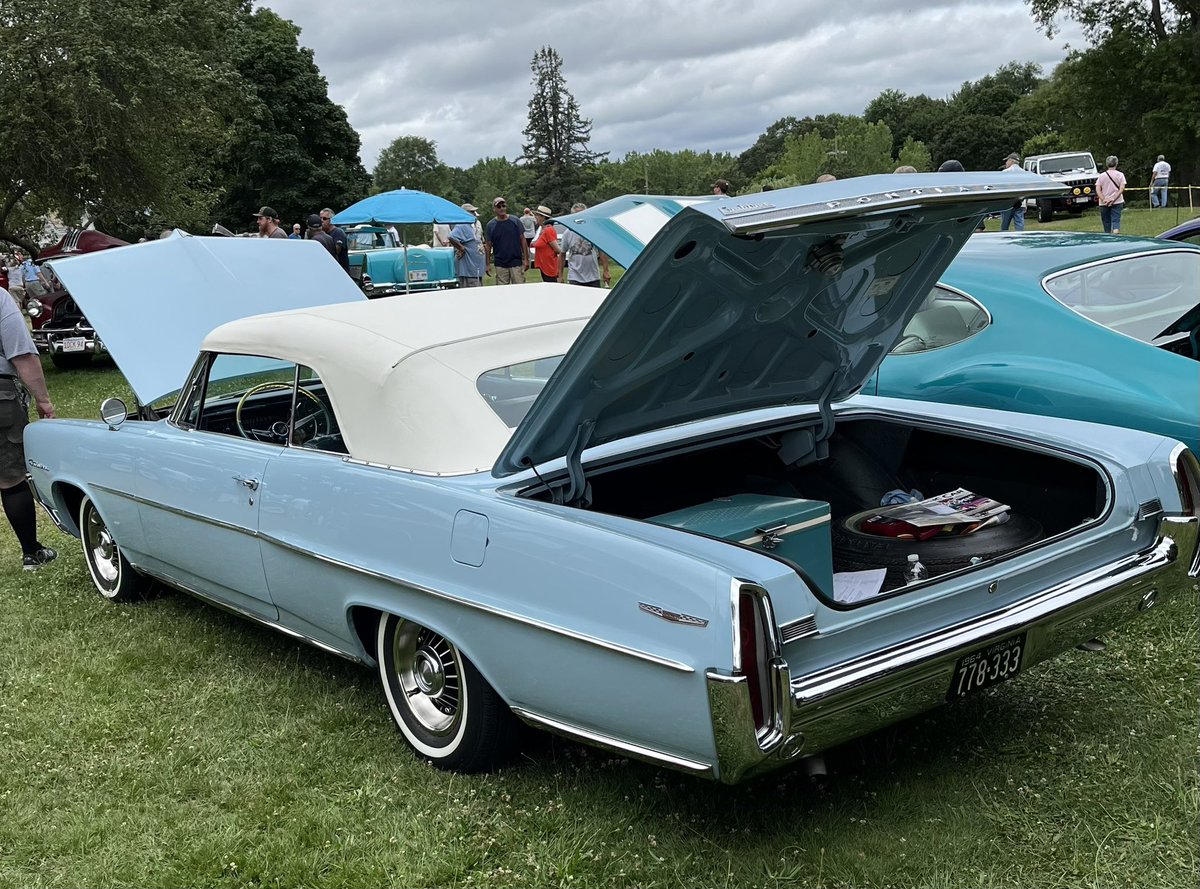 Anne04260426's tweet photo. Happy #WideTrackWednesday π
#Pontiac
Beautiful 1964 Pontiac Catalina ragtop β€οΈ
Car Show, Endicott Estate, Dedham MA https://t.co/5rjZLmakvb