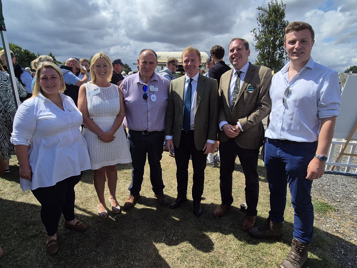 nfunorth's tweet image. What a fantastic day at the Driffield Show!
The stand was packed for the member Q&A with NFU President Tom Bradshaw (@ProagriLtd) this morning and it was great to welcome Shadow Farming Minister @_RobbieMoore and Bridlington and The Wolds MP @charliedewhirst onto stand.