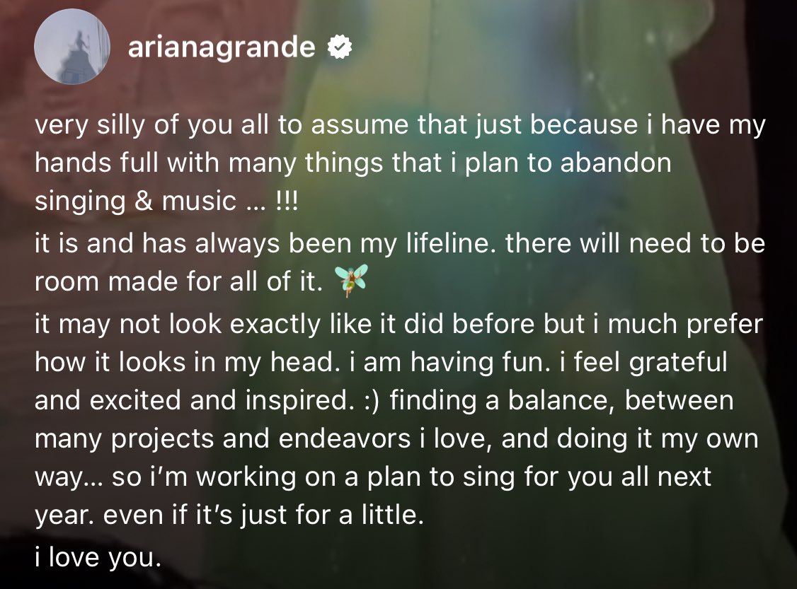 she just... OMG??????? A MINI TOUR????????