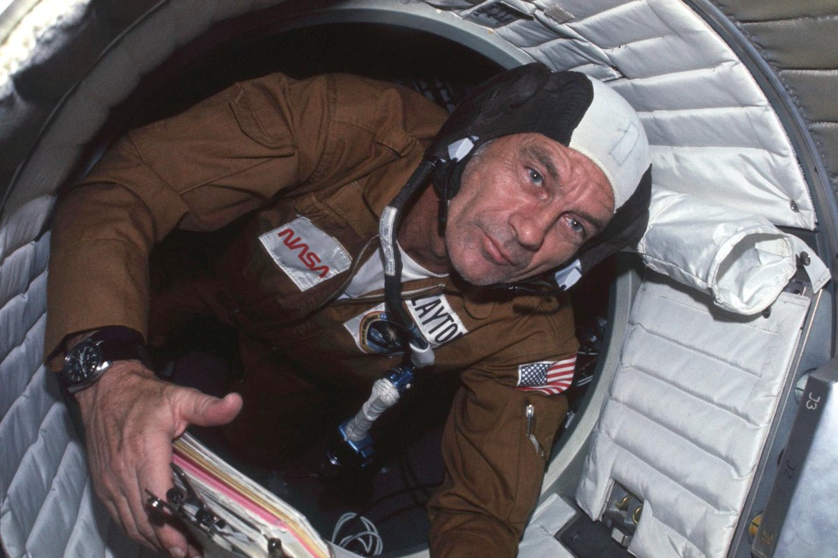 NASAhistory's tweet image. Deke Slayton reached space for the first time 16 years after being selected as one of NASA’s first 7 astronauts. In 1962, Slayton was grounded due to a heart condition. Ten years later, he was restored to flight status and assigned to fly on the Apollo-Soyuz Test Project.
📷…