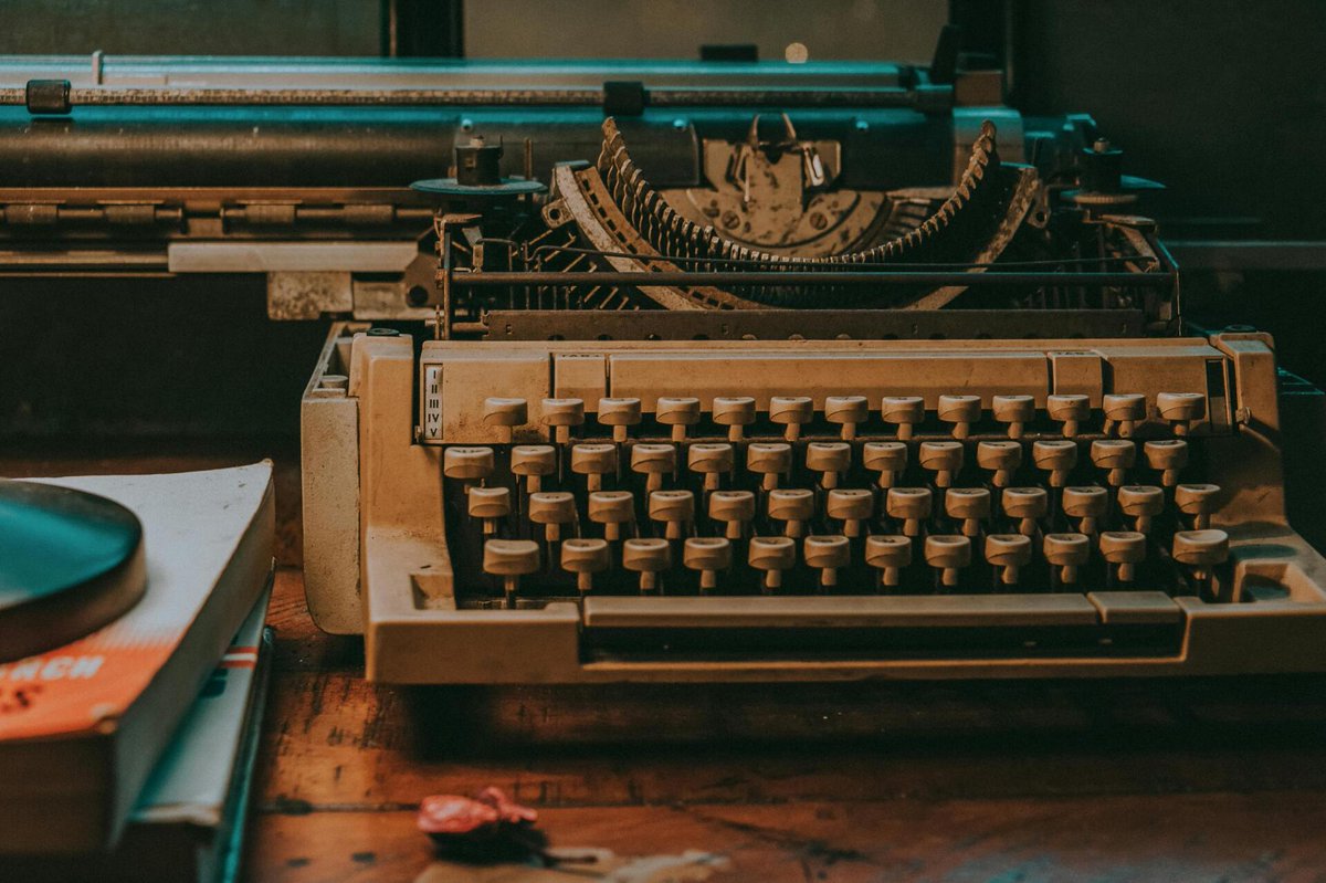 PatricProAuthor's tweet image. 𝟒 𝐒𝐭𝐞𝐩𝐬 𝐓𝐨 𝐒𝐞𝐥𝐟-𝐏𝐮𝐛𝐥𝐢𝐬𝐡𝐢𝐧𝐠 𝐘𝐨𝐮𝐫 𝐁𝐨𝐨𝐤
A walk-through guide to the self-publishing process:
thebestsellingauthor.co.uk/p/4-steps-to-s…
