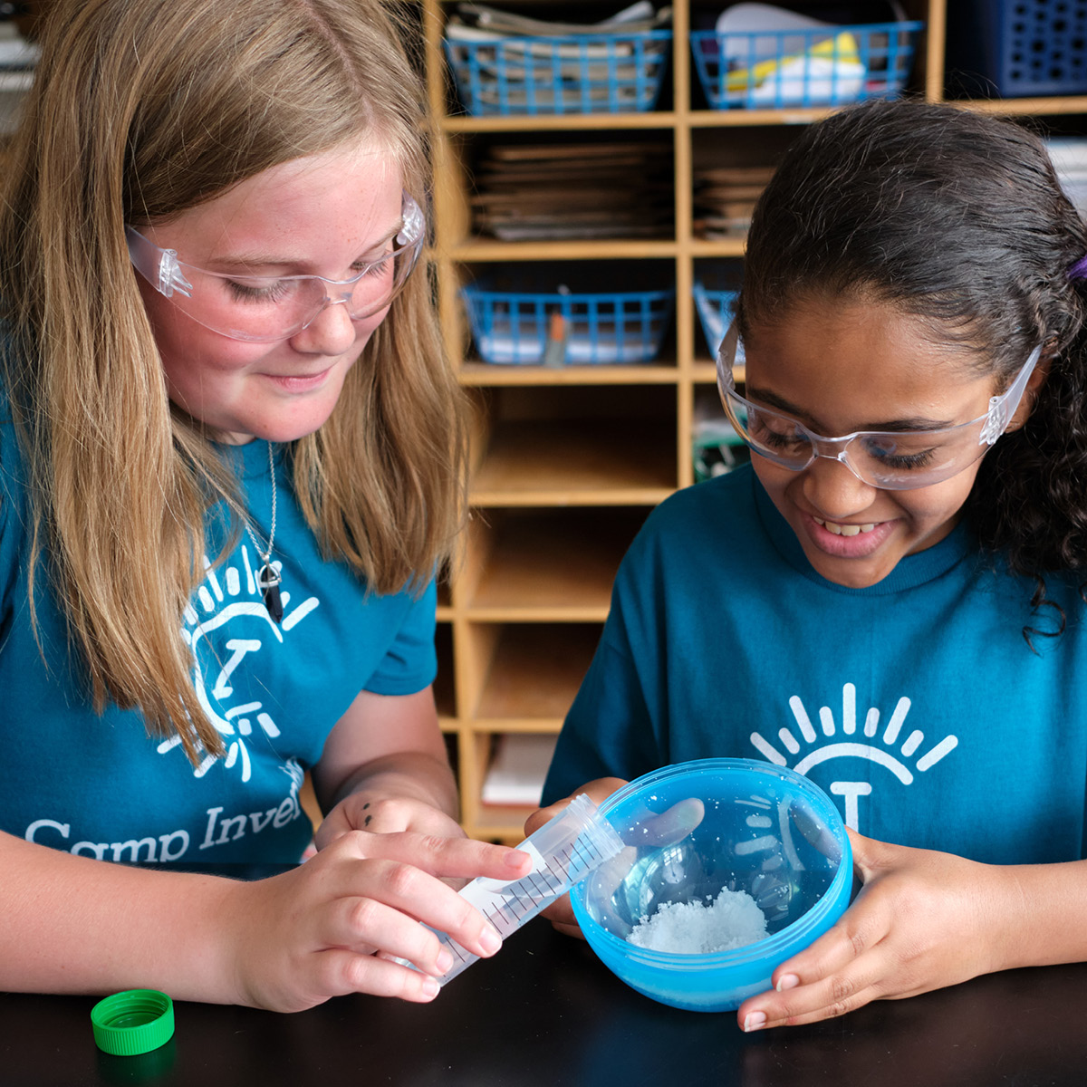 DoDstem's tweet image. Happy #NationalSummerLearningWeek! DoD STEM proudly supports programs like Camp Invention®, where students build STEM skills, creativity, and confidence all summer long.

Learn more: invent.org/programs/camp-…

Photos courtesy of @InventorsHOF