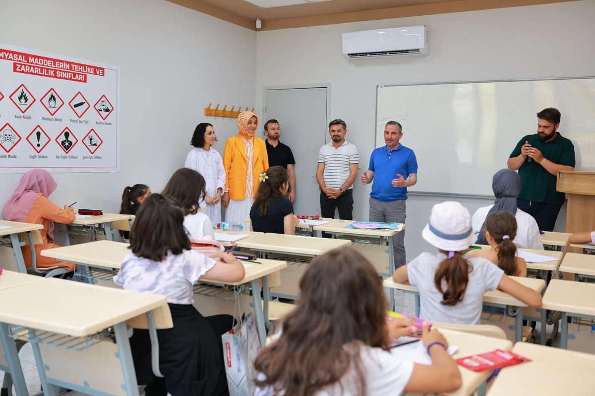 Çocuklarımız, en büyük değerimiz.
Değerlerimizi en doğru ve en güzel şekilde öğrenmeleri de bizim için çok değerli.📖

Robotik kodlamadan yazılıma, spordan değerler eğitimine kadar pek çok farklı alanda Yaz Okullarımız çocuklarımızın hizmetinde...