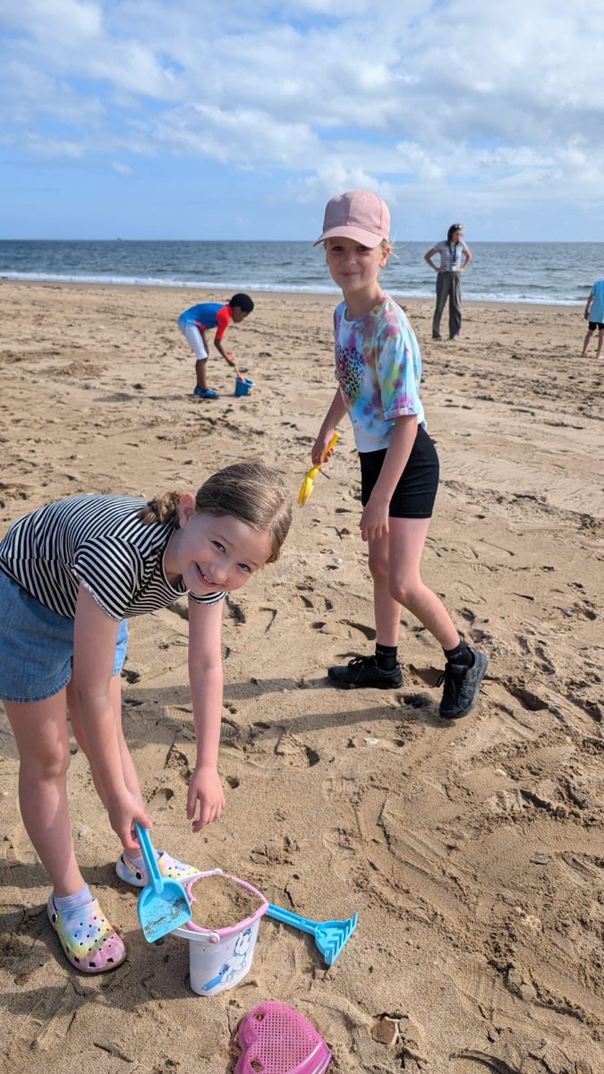 Year 2 beach day 🐚☀️🌊