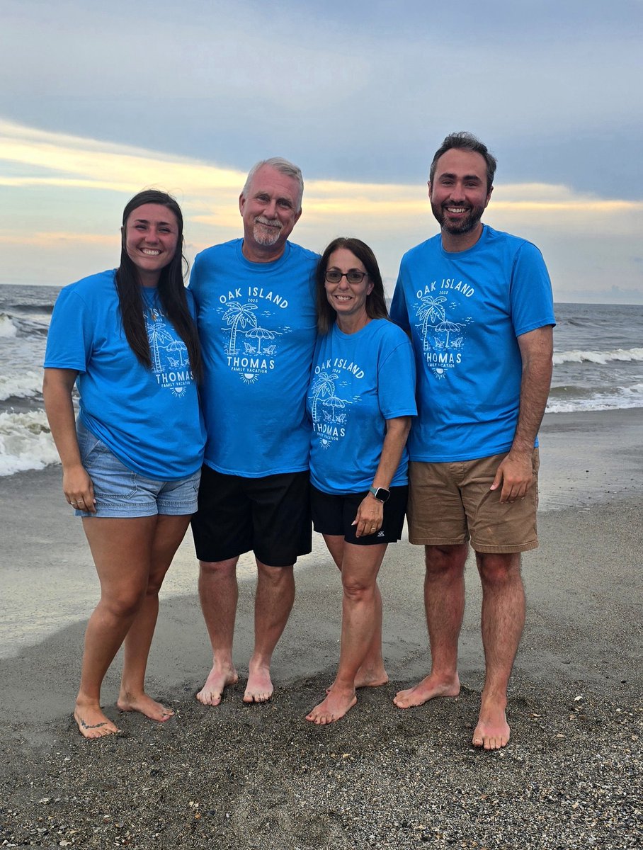 DavidThomasOH's tweet image. Quick trip but a memorable one! Thankfully could join my family for a few days in North Carolina in-between work. Lots of sun, board games, and phone calls! Just a small portion of the bigger family could join this summer.