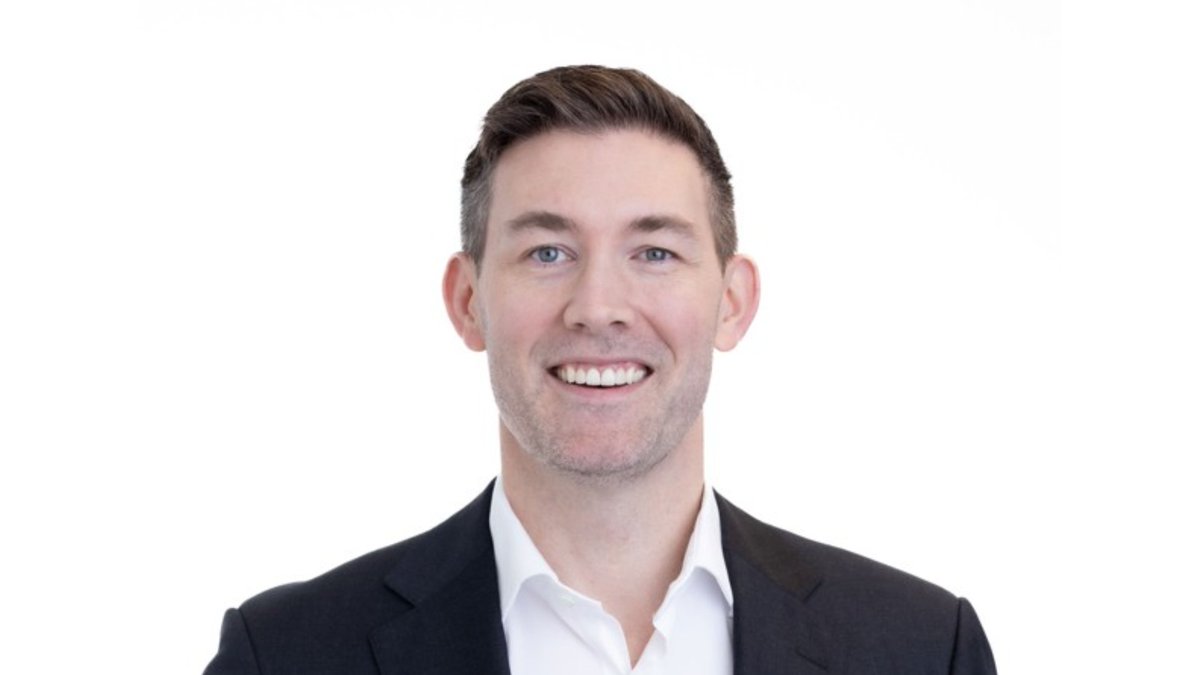 NYUWagner's tweet image. Ryan White (MUP 2013) was named to the @CityAndStateNY 2025 Trailblazers in Transportation list! 👏
bit.ly/4nMNnaB