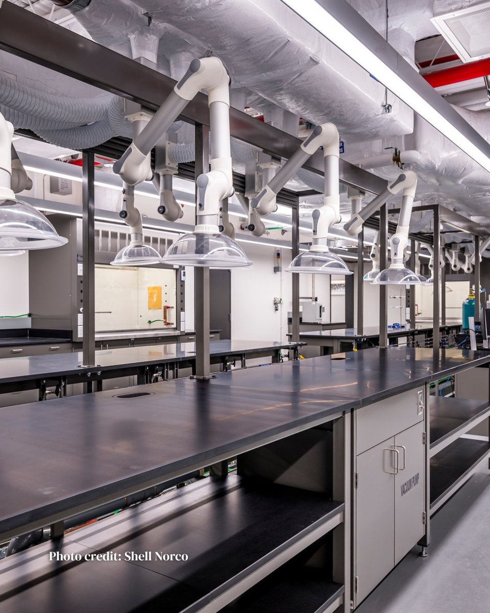 GrowLACoalition's tweet image. A big shoutout to @Shell Norco for opening their brand-new, state-of-the-art laboratory right here in Louisiana!
This cutting-edge facility isn’t just a milestone for Shell, it’s a major win for our state. The lab is part of Shell's broader investment in Louisiana to upgrade…