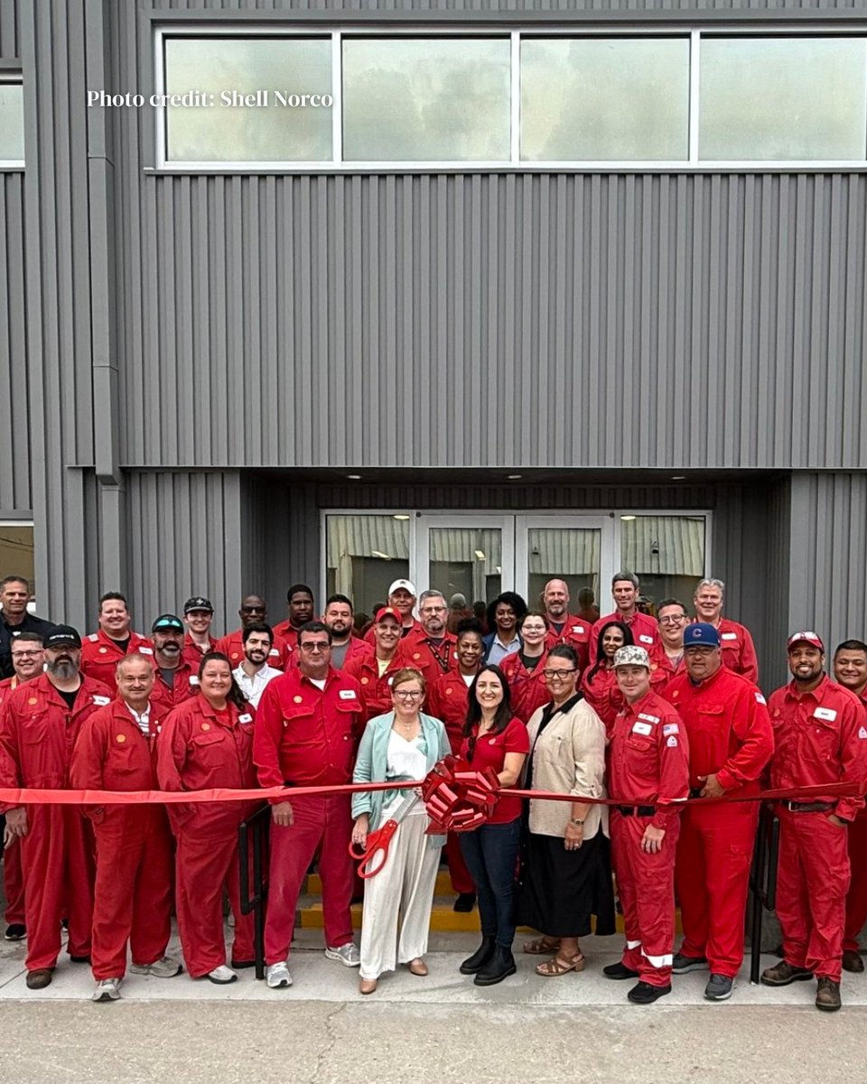 GrowLACoalition's tweet image. A big shoutout to @Shell Norco for opening their brand-new, state-of-the-art laboratory right here in Louisiana!
This cutting-edge facility isn’t just a milestone for Shell, it’s a major win for our state. The lab is part of Shell's broader investment in Louisiana to upgrade…
