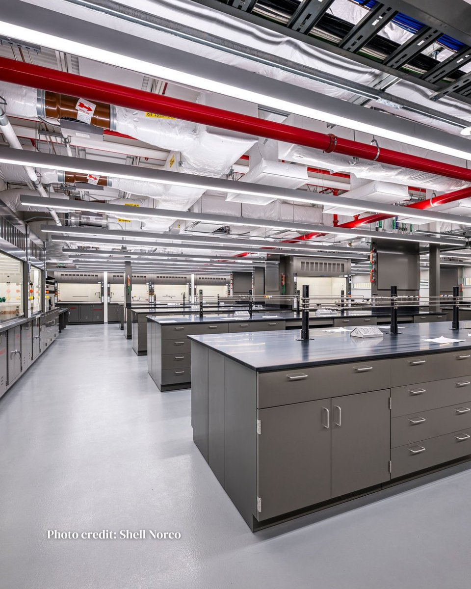 GrowLACoalition's tweet image. A big shoutout to @Shell Norco for opening their brand-new, state-of-the-art laboratory right here in Louisiana!
This cutting-edge facility isn’t just a milestone for Shell, it’s a major win for our state. The lab is part of Shell's broader investment in Louisiana to upgrade…