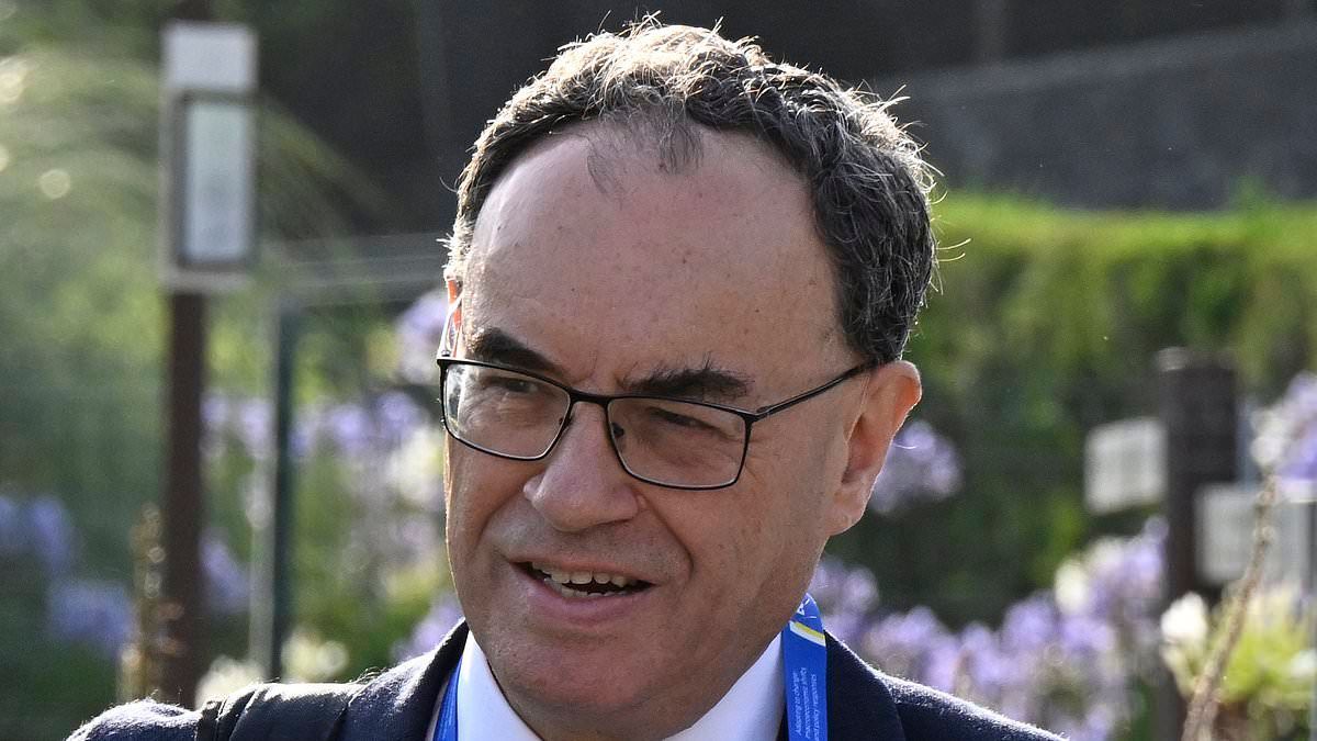 After the economy shrinks again, a summer interest rate cut 'looks inevitable'
#interestrates #money
thisismoney.co.uk/money/markets/…