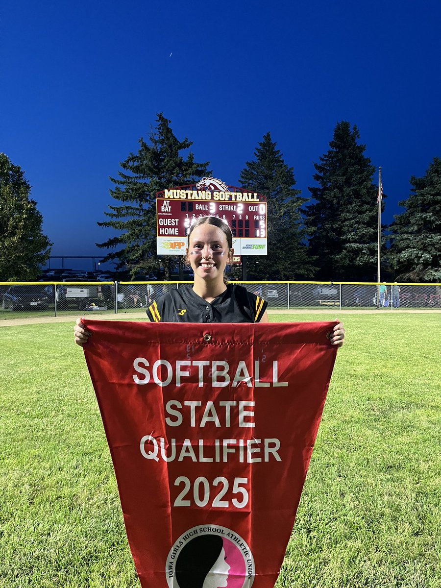 camdenwebb15's tweet photo. back2back State Softball appearances!! love this team! Not.Done.Yet. #tailsup
@pcmsoftball @NDNSports1 @IGHSAU https://t.co/KarRv14dbD