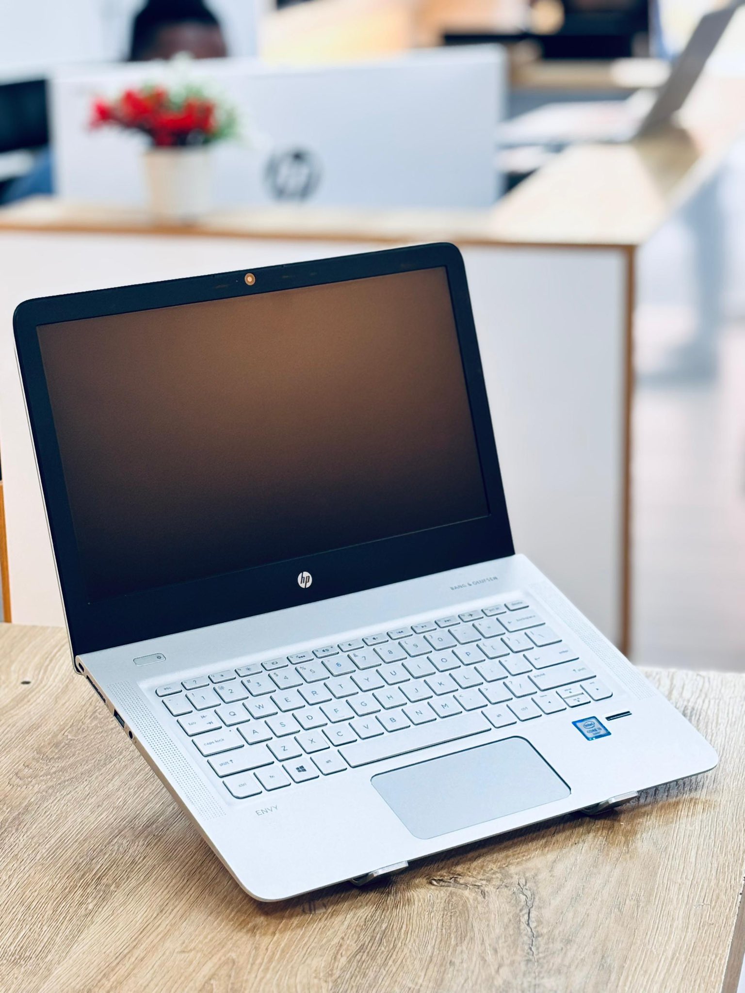 綺麗なシルバー✨HP☆SSD256G&HDD500Gダブル搭載☆Core i5 Amazon.com: HP 15.6